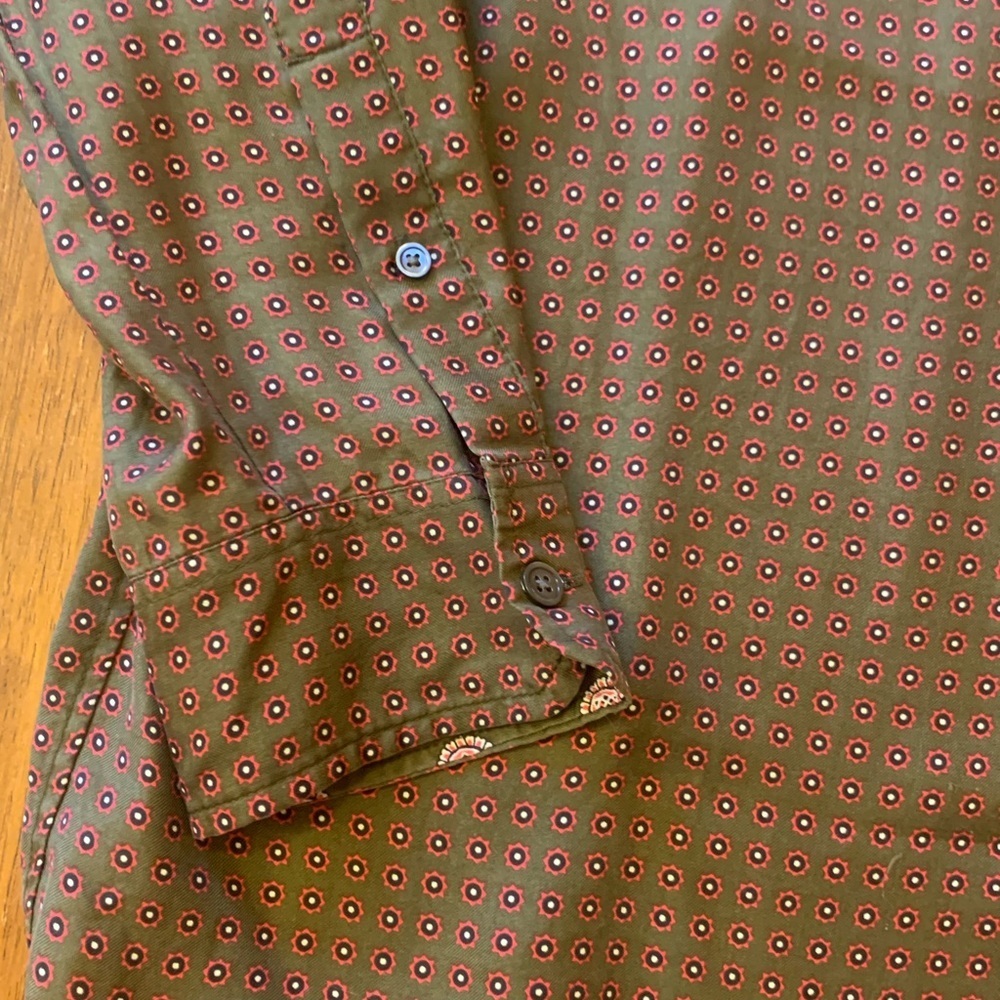 Banana Republic button up blouse women’s large olive green red white 100% Silk - Picture 5 of 9